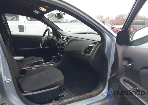 2012 Chrysler 200 Lx z USA, uszkodzony, nr VIN 1C3CCBAB3CN150454